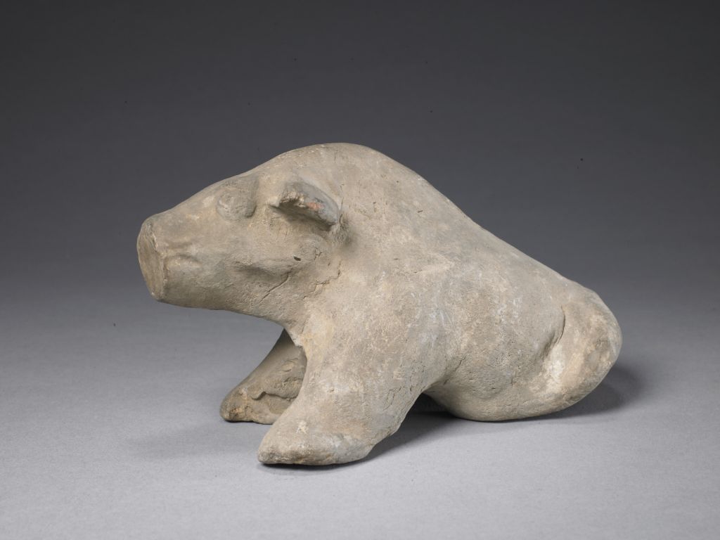 图片[1]-Pottery crouching pig-China Archive